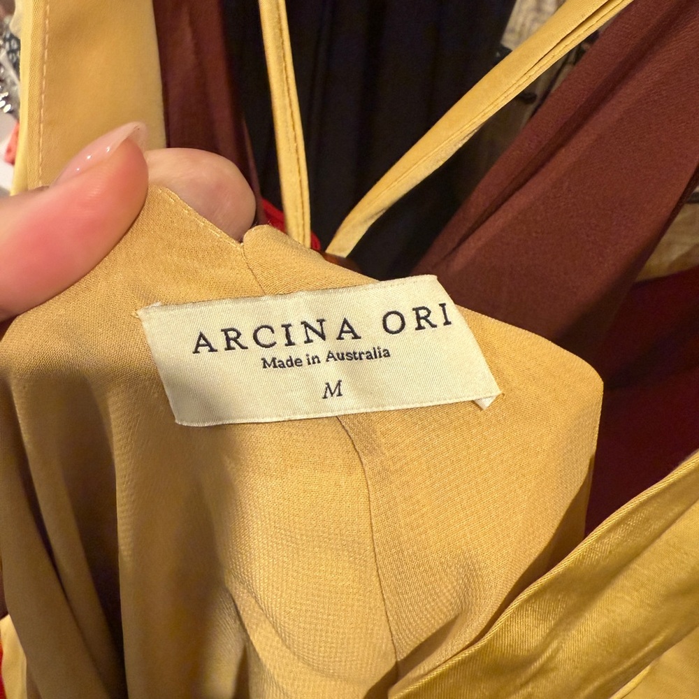 Arcina Ori Dress (M) - Picture 5 of 6